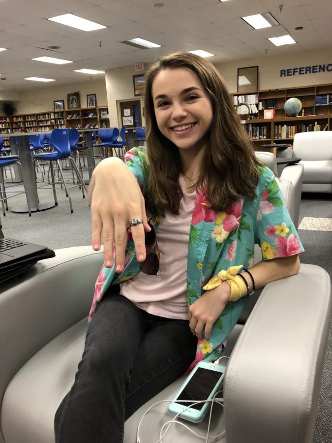 Junior, Brindley Richey’s favorite aspect of her ring is the Indian head on the side.  It is her favorite because it reminds her of the school that made her who she is. 