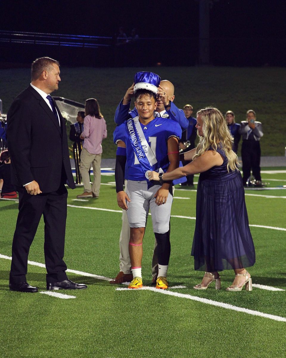 Julian Alvarez getting crowned Homecoming King