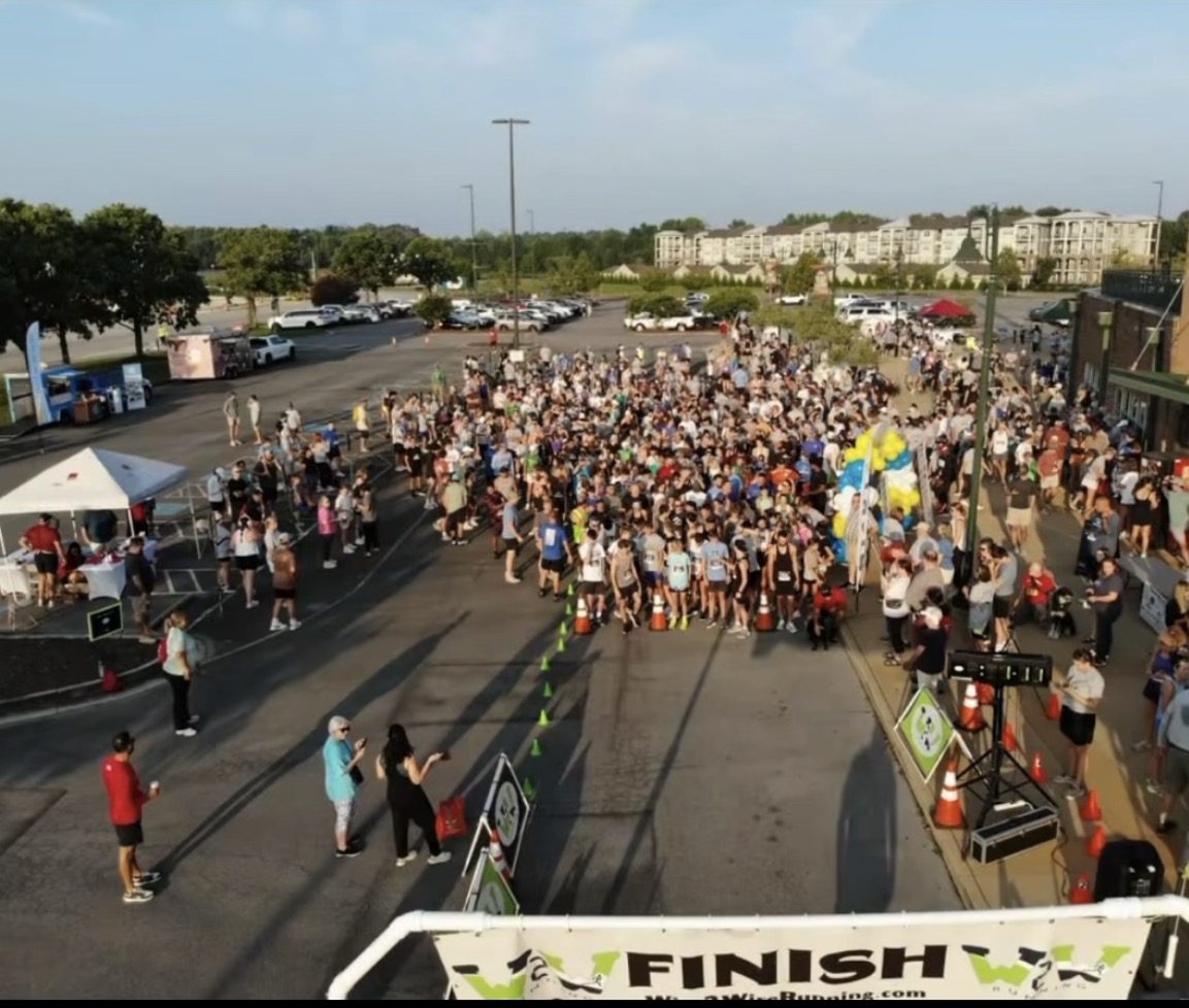 Runners lining up at the starting line.