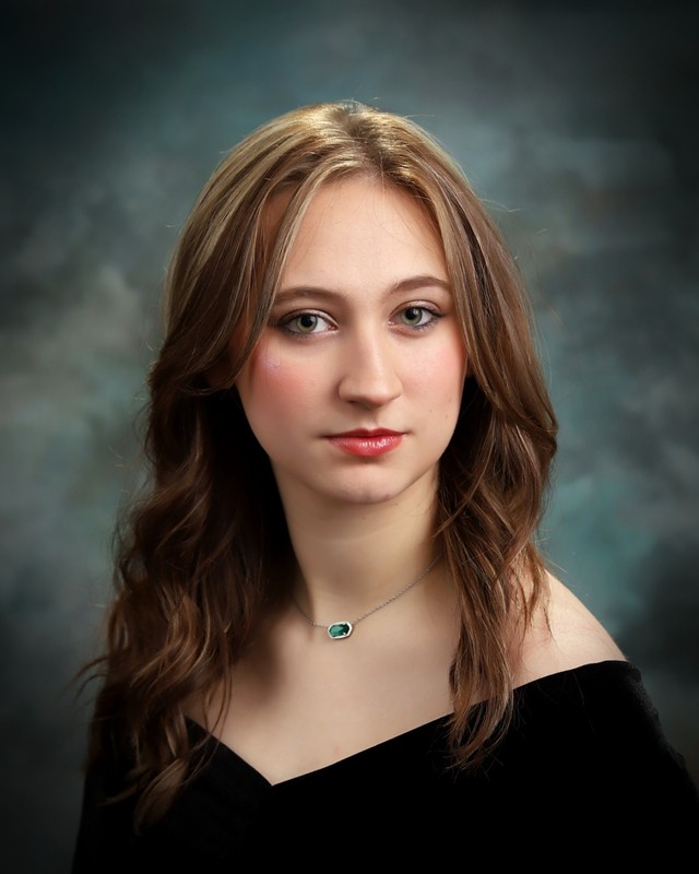 Abby Drew's Senior Picture.