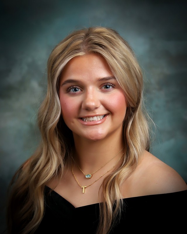 Tori Vitello's senior picture.