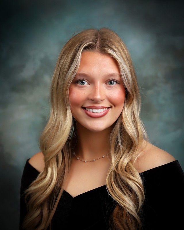 Ella Dunagan's senior picture.